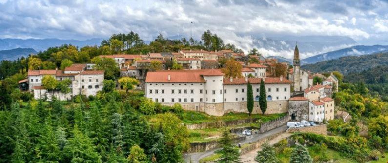 Apartma Jezevi Sezana Bagian luar foto